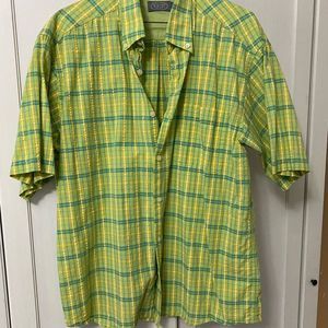 Men’s short sleeve button down